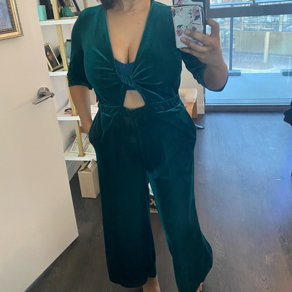 MPC green jumpsuit velvet - Picture 11 of 12